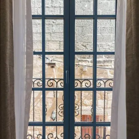 Vendégház Zebbuga Tranquil With Balcony 5 4*